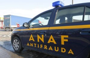Cum pacalesc romanii Fiscul? ANAF: Un contribuabil a importat mii de haine și le-a „vândut” cu câțiva lei bucata ca să nu plătească statului 37 de milioane de lei