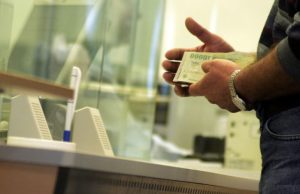 Românii pot investi din nou în titlurile de stat Tezaur: Dobânzi mari în comparație cu băncile