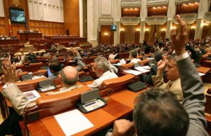Bani sunt doar pentru ei! Camera Deputatilor a respins majorarea alocatiei pentru copii la 200 de lei pe luna