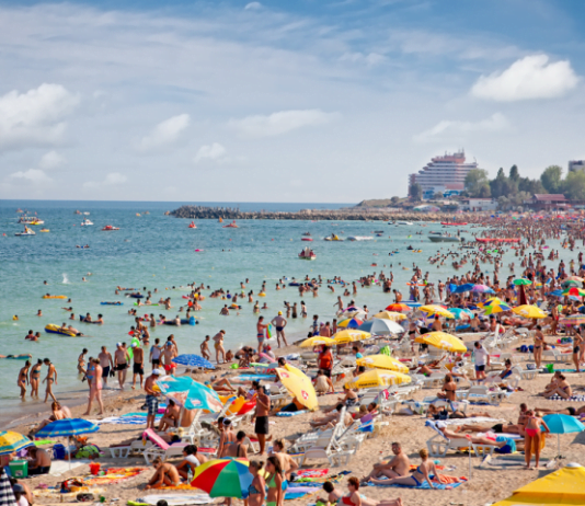 Hotelierii de pe litoral anunta ca nu vor scumpi tarifele pentru vara viitoare. Topul celor mai cautate statiuni