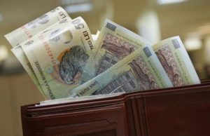 De la 1 ianuarie 2018 salariile nete scad cu 16%. Doar angajatorul poate decide daca vrea sau nu sa acopere contributia la stat!