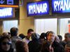 Comisia Europeană, avertisment pentru compania aeriană Ryanair. Ce drepturi au pasagerii si ce oferă compania?