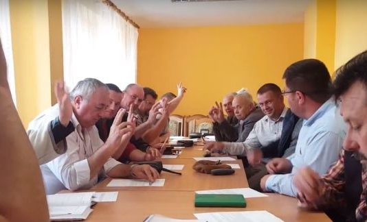 Unde se duce banul: Secretara de primarie de comuna platita cu 23.000 de lei pe luna!