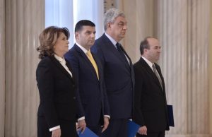 11 ministri, in frunte cu premierul Tudose, isi ascund firmele proprii de split TVA!
