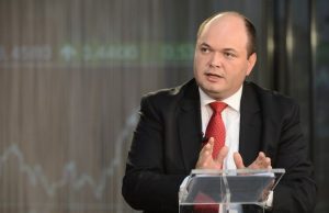 Economistul sef al Raiffeisen Bank vede euro la 4,65 de lei, pana la finalul anului!