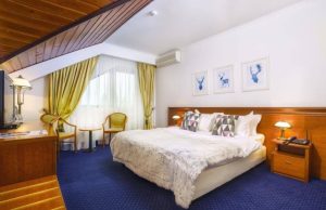 GALERIE FOTO-Cat te costa sa-ti petreci noaptea in hotelul Simonei Halep de la Poiana Brasov?