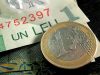 Au pus doi lei la salariu si ne iau 20 prin devalorizare! Leul a ajuns la cel mai slab nivel din istorie!