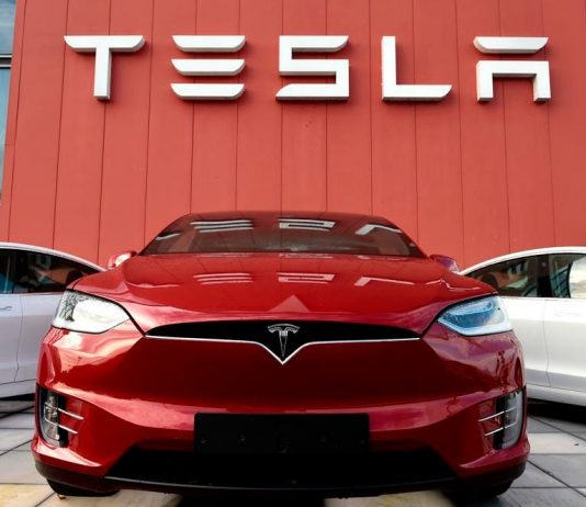 Se sparge bula Tesla? Peste 130.000 de masini chemate de urgenta in service