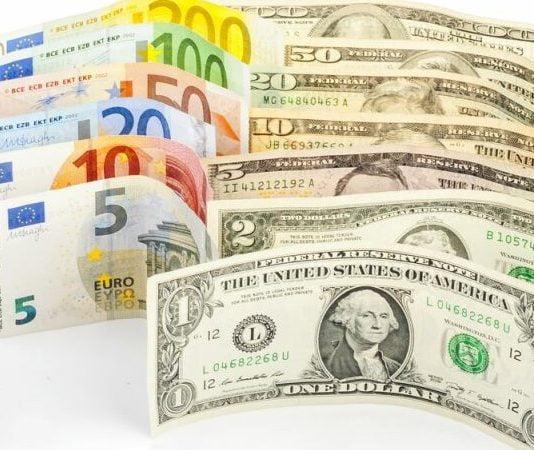 Doar SUA castiga din razboiul din Ucraina: Euro s-a prabusit fata de dolar!