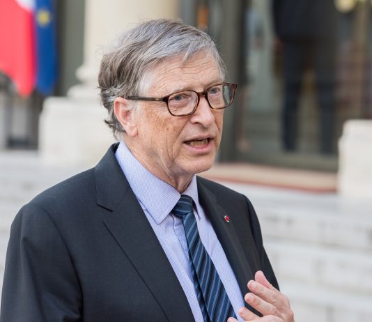 Solutia lui Bill Gates pentru a scoate planeta din criza: ”Cei bogați să plătească o mulțime de impozite și să renunțe la averea lor în timp!”