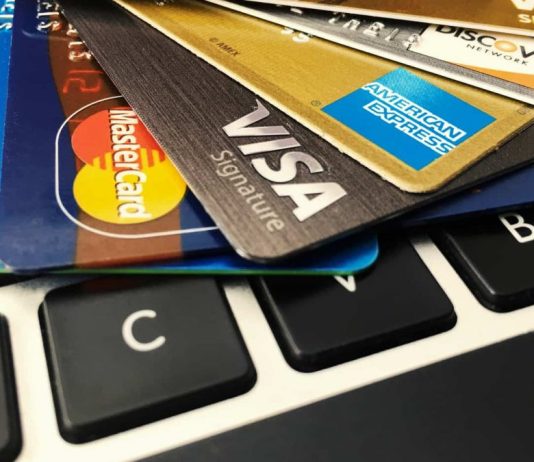 Cum ajung românii să piardă bani pe internet: Alerta pentru toti cei care au cont bancar