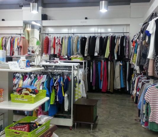 90% din hainele second hand aduse in Romania se arunca direct la gunoi. O lege noua va bloca importurile