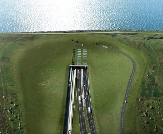 Germania construieste o autostrada subacvatica de 18 km, pana in Danemarca. Noi de 20 de ani nu suntem in stare sa trecem muntii