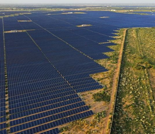 Încep lucrările la cel mai mare parc fotovoltaic din Europa. Se construieste in Romania