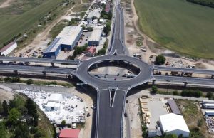 Pregatiri de inaugurare: Au început lucrările de semnalizare rutieră vertical și orizontală la pasajul Berceni
