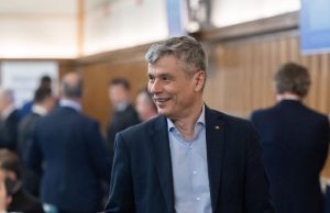 Virgil Popescu: Investițiile în domeniul energiei sunt vitale și prin realizarea unor proiecte de amenajări hidroenergetice, eoliene și fotovoltaice