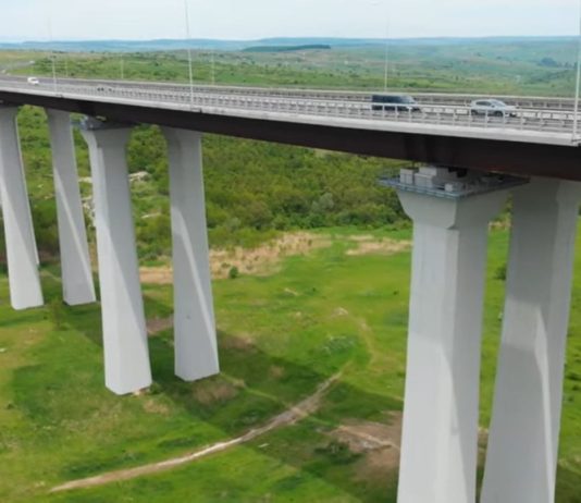 Cel mai inalt viaduct din Romania, in pericol: Au aparut fisuri intr-un pilon al pasajului urias pe A1!