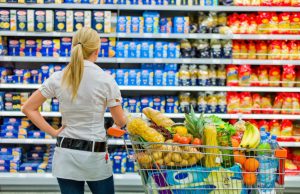 Doi parlamentari PNL vor să închidă supermarketurile în weekend